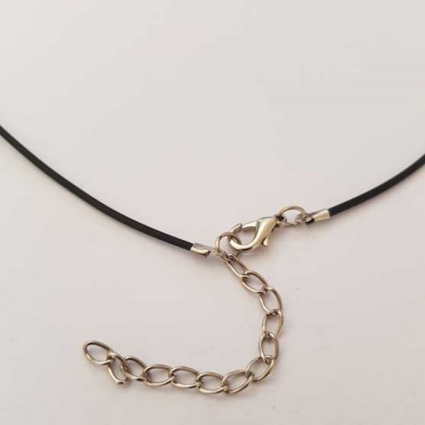 1 halsk&aelig;de 48 cm rund pvc 1,5 mm med karabinl&aring;s