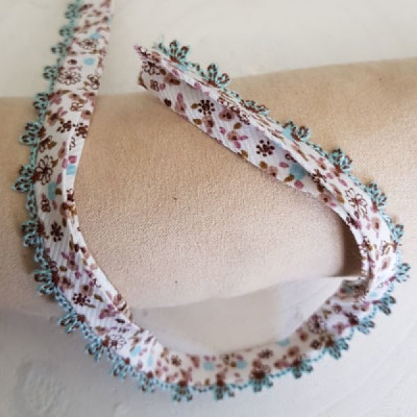 22 cm Multi-blomster og blondeb&aring;nd N&deg;02