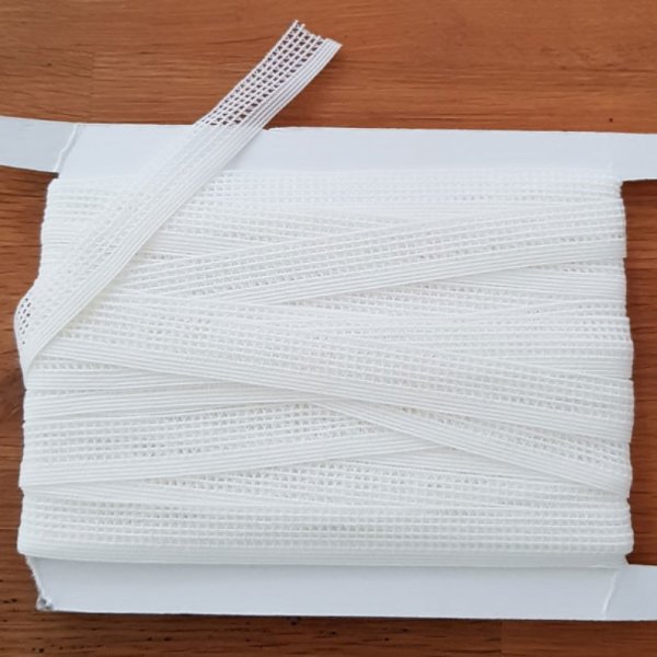 I meterm&aring;l Fancy hvid elastik 15 mm.