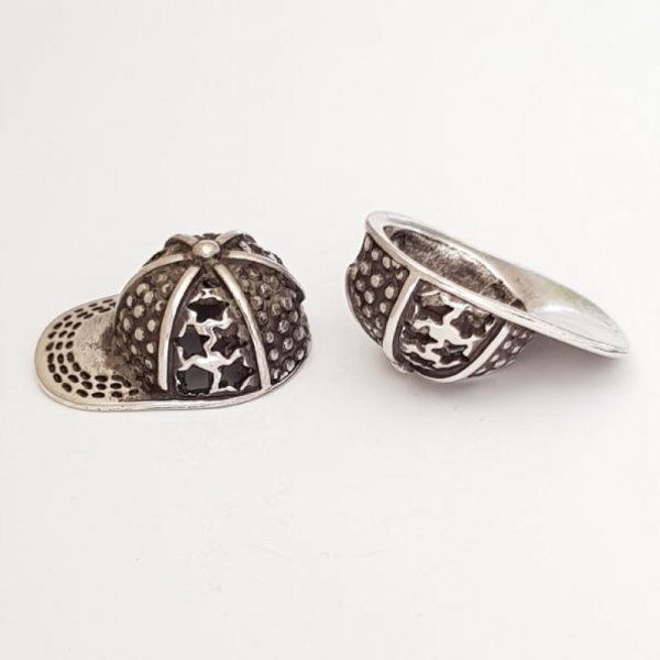 Hat Charm N&deg;07 i zamak