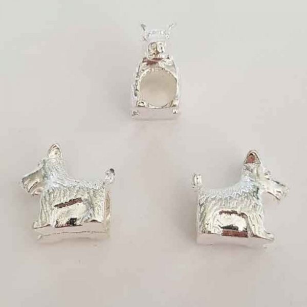 Hund charme N&deg;02