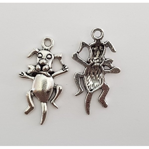 Hund charme N&deg;10