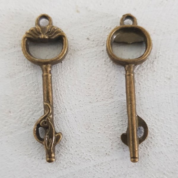 Key Charm N&deg;10 Bronze