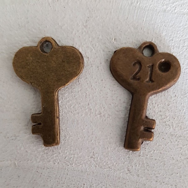 Key Charm N&deg;15 Bronze
