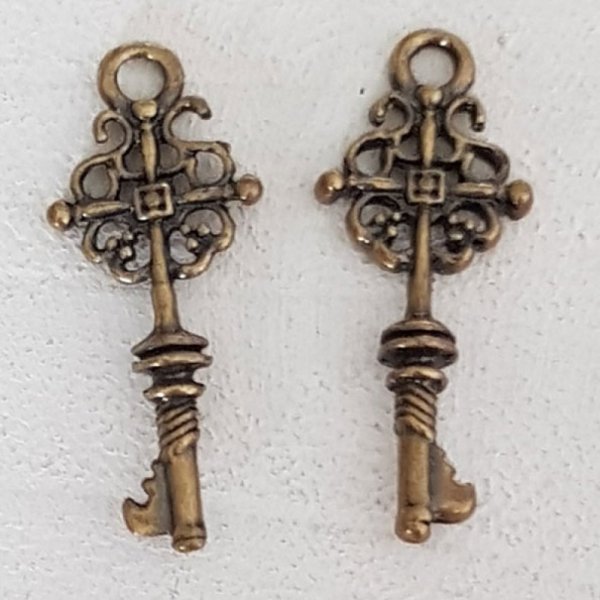 Key Charm N&deg;18 Bronze