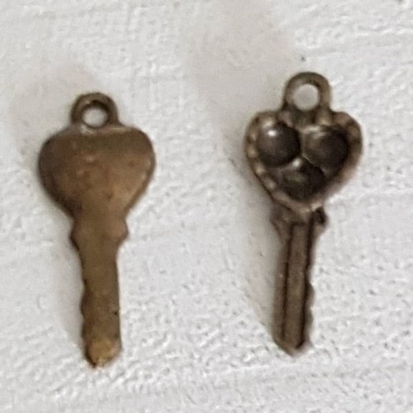 Key Charm N&deg;24 Bronze
