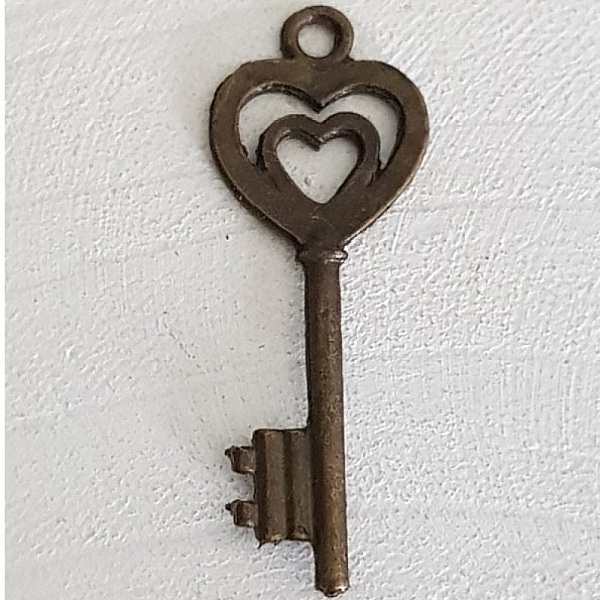 Key Charm N&deg;28 Bronze