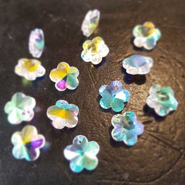 Blomster vedh&aelig;ng i facetteret glas N&deg;04-01