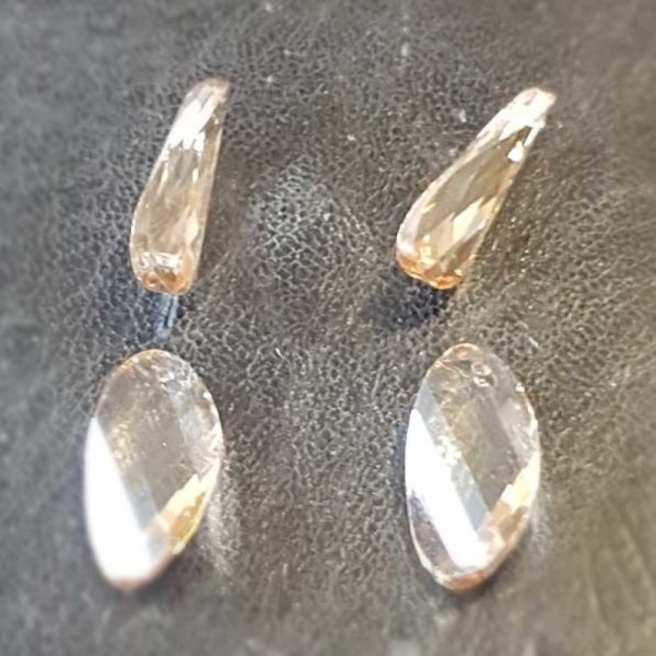 Vedh&aelig;ng i facetteret glas dr&aring;be N&deg;02-01