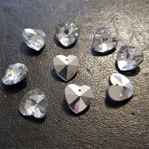 Hjerte vedh&aelig;ng i facetteret glas N&deg;01-01