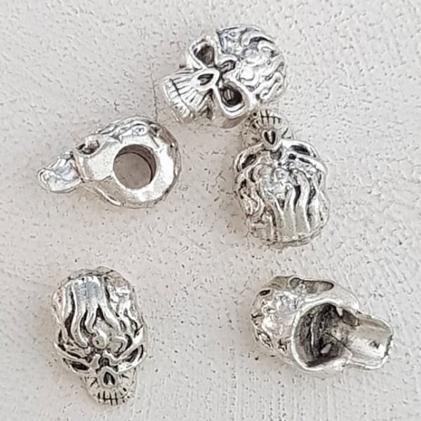 Kranie og korslagte knogler charme N&deg;19