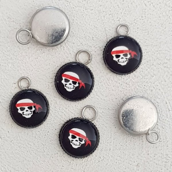 Kranie og korslagte knogler charme N&deg;31