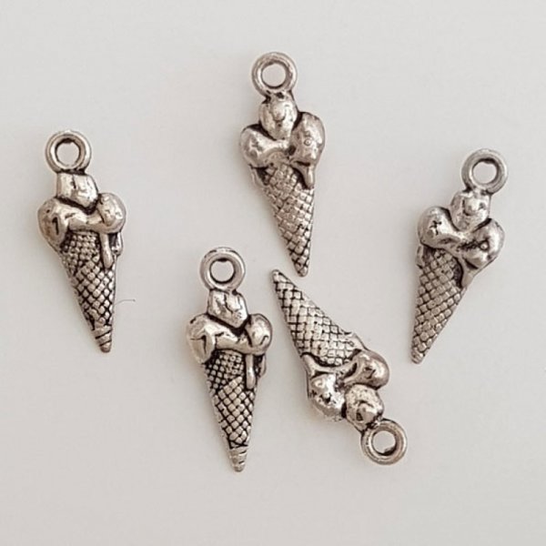 S&oslash;lvbelagt k&oslash;kken spejl charme.