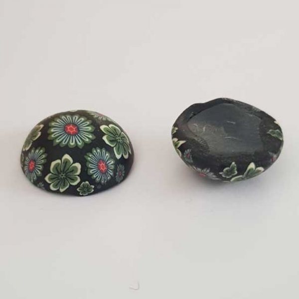 Cabochon p&acirc;te polym&egrave;re 20 mm Fleur Noir N&deg;05