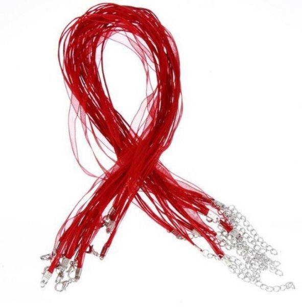 Halsk&aelig;de med organzab&aring;nd N&deg;02 og voksbehandlet snor