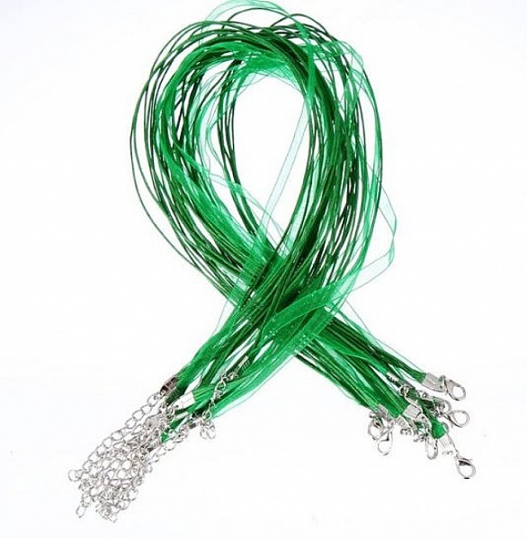 Halsk&aelig;de med organzab&aring;nd N&deg;09 og voksbehandlet snor