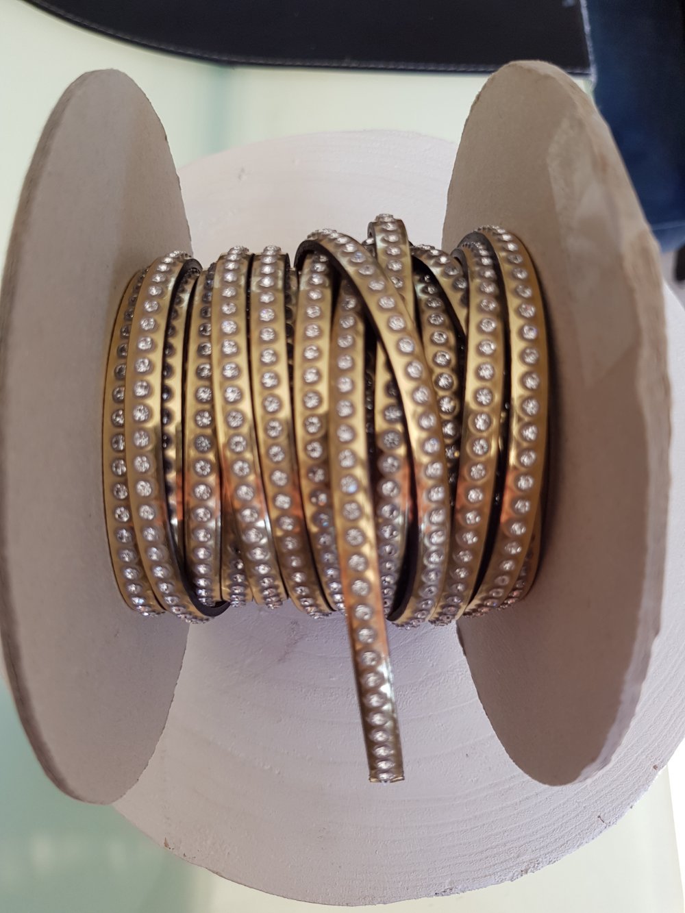 Guldspejl L&aelig;der 06 mm Swarovski Strass pr. 20 cm