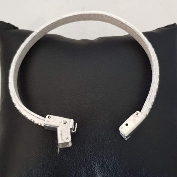 Hvid kalv Flad l&aelig;der 10 mm x 20 cm Beige 2 tr&aring;de syet