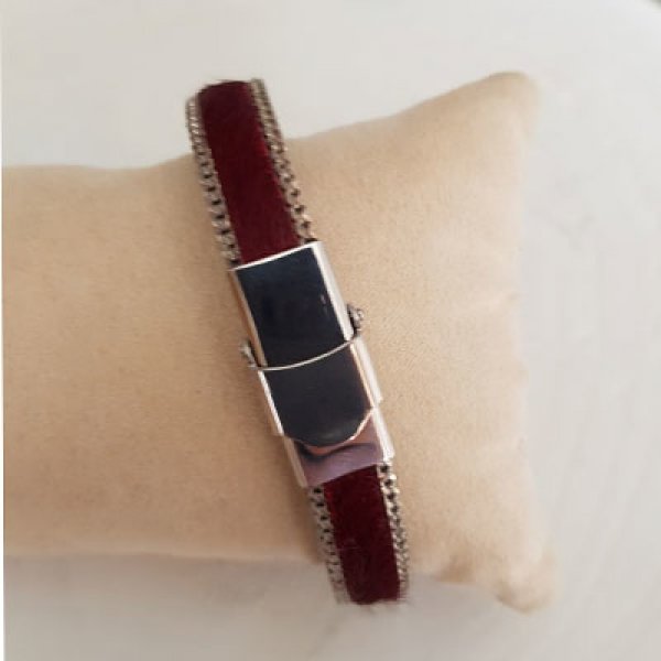 Flad kalveskind Bordeaux 10 mm x 20 cm hud og k&aelig;de