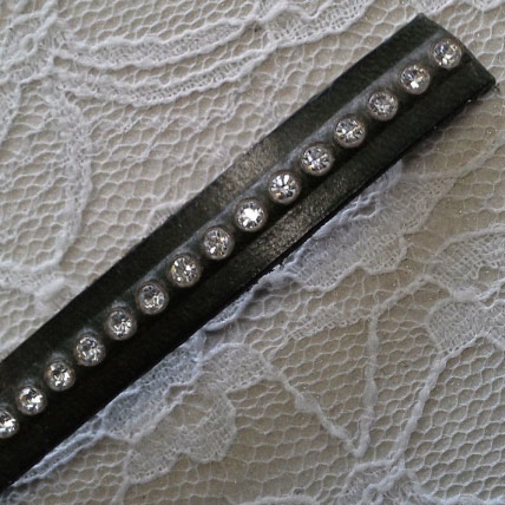 Militærgrønt læder 10 mm Swarovski Strass pr. 20 cm