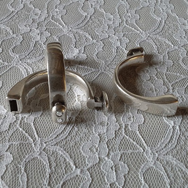 Halv armb&aring;nd i Zamak 10 mm x 05 mm