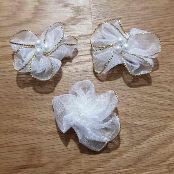 S&aelig;t med 3 farverige blomster Organza-stoffer hvidt