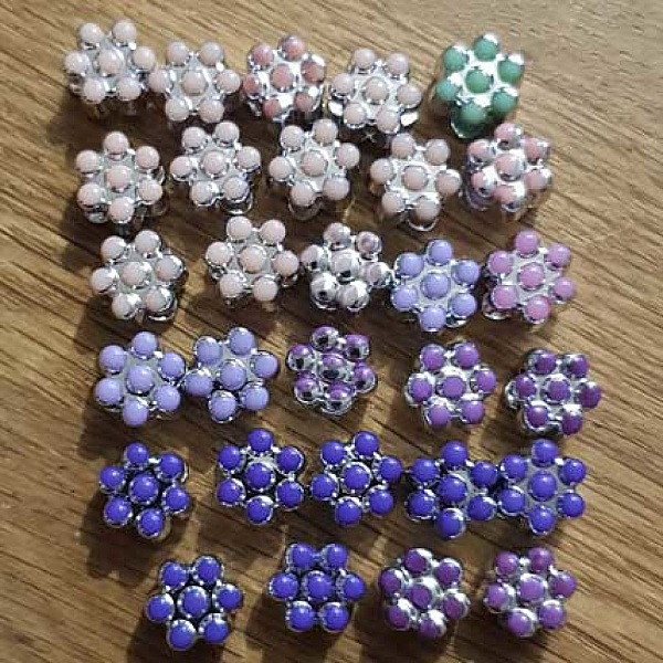 Lot de 25 Perles fleurs N&deg;06