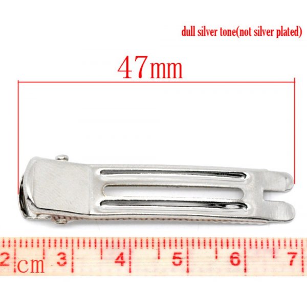 S&aelig;t med 30 alligatorklemmer - s&oslash;lv 47 mm x 12 mm.