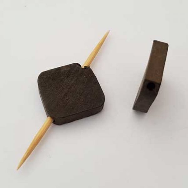 Perle Bois carr&eacute; 20 mm Marron N&deg;01