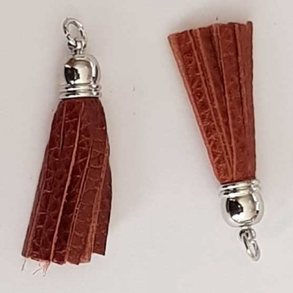 Pompon cuir uni 50 mm N&deg;04 Marron