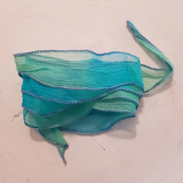 H&aring;ndfarvet Rayonb&aring;nd nr. 01