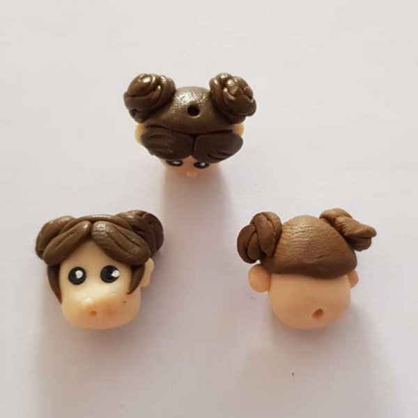 T&ecirc;te Polym&egrave;re N&deg;07 Marron