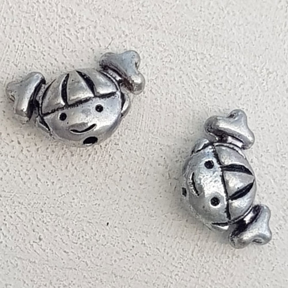 Tête métal fille 3d argent n°01