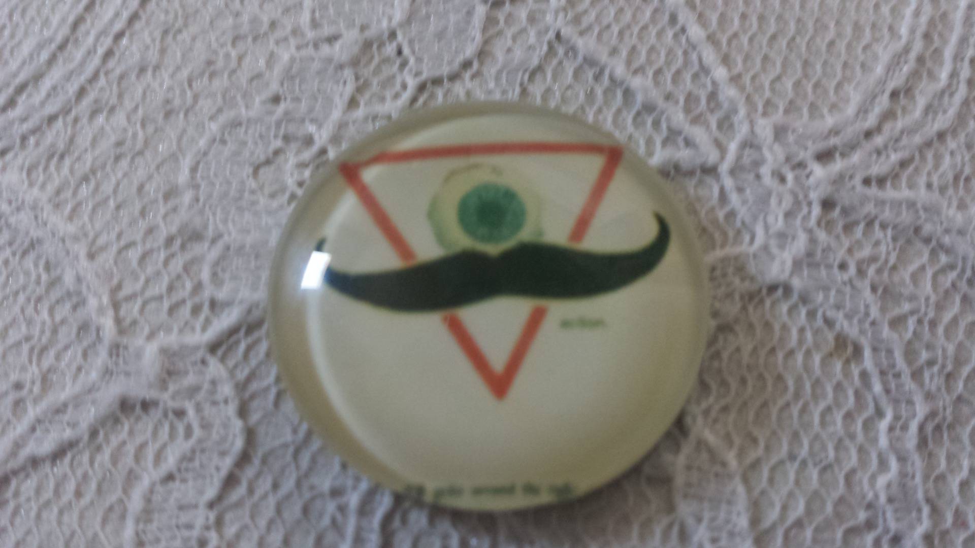 glas cabochon rund 25mm moustache 041 