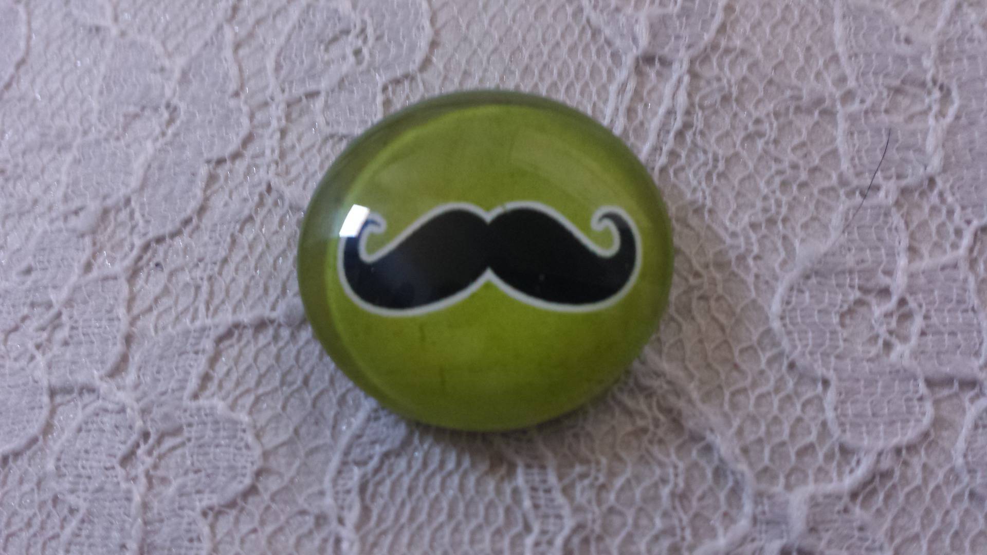 glas cabochon rund 25mm moustache 034 