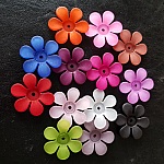 15 assorterede margueritblomster