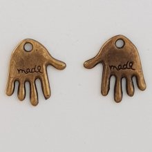 Hånd charm "MADE "N°05 Bronze