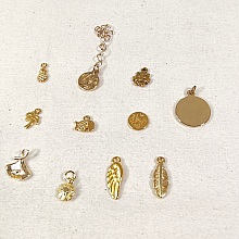 Breloques métal doré pour créer des bijoux fantaisie.