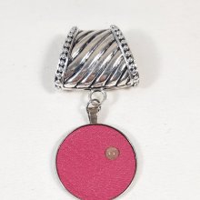 Bijou de foulard avec cuir
