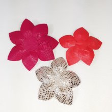 Petite broche en cuir, coloris ( rose, rouge, doré) coloris au choix