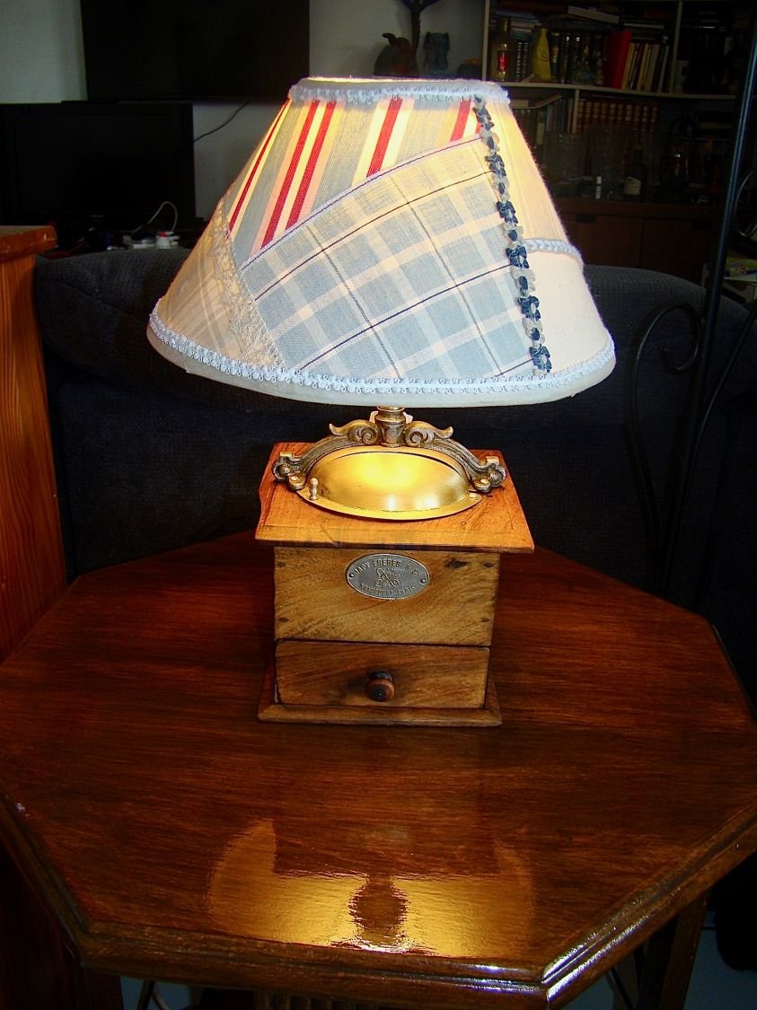 Lampe til kaffekværn i landlig stil