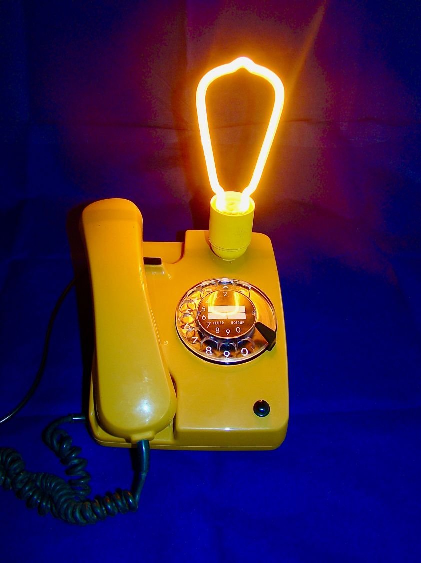 80' stil telefonlampe Colonel Mustard !