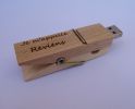 Clé USB pince en bois brut gravée à personnaliser