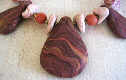 Collier aux veines fa&ccedil;on bois