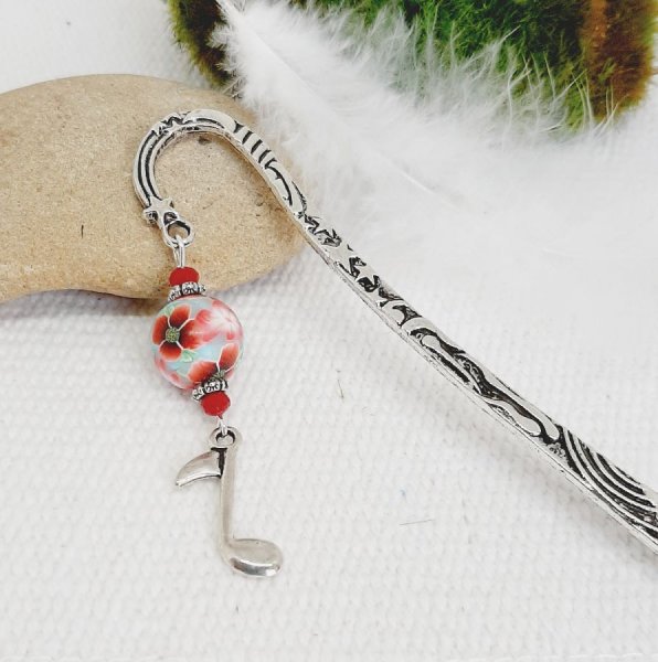 bogm&aelig;rke med s&oslash;lvfarvet node tema og smukt h&aring;ndlavet valmue design