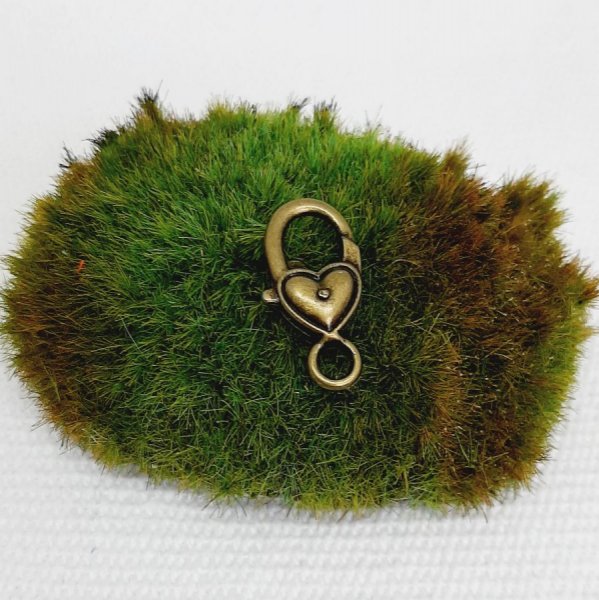 n&oslash;glering vedh&aelig;ng hestehoved bronze farve og orange og brun perle h&aring;ndlavet