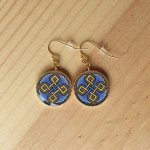 Boucles d'oreille enluminure entrelac or et palmettes bleues