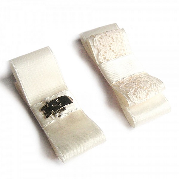 klip sko bryllup tilbeh&oslash;r bue satin anis og hvide blonder natur tema