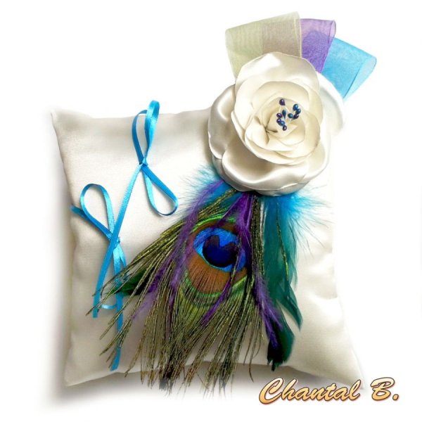 bryllup str&oslash;mpeb&aring;nd elfenben p&aring;fugl fjer og satin blomst