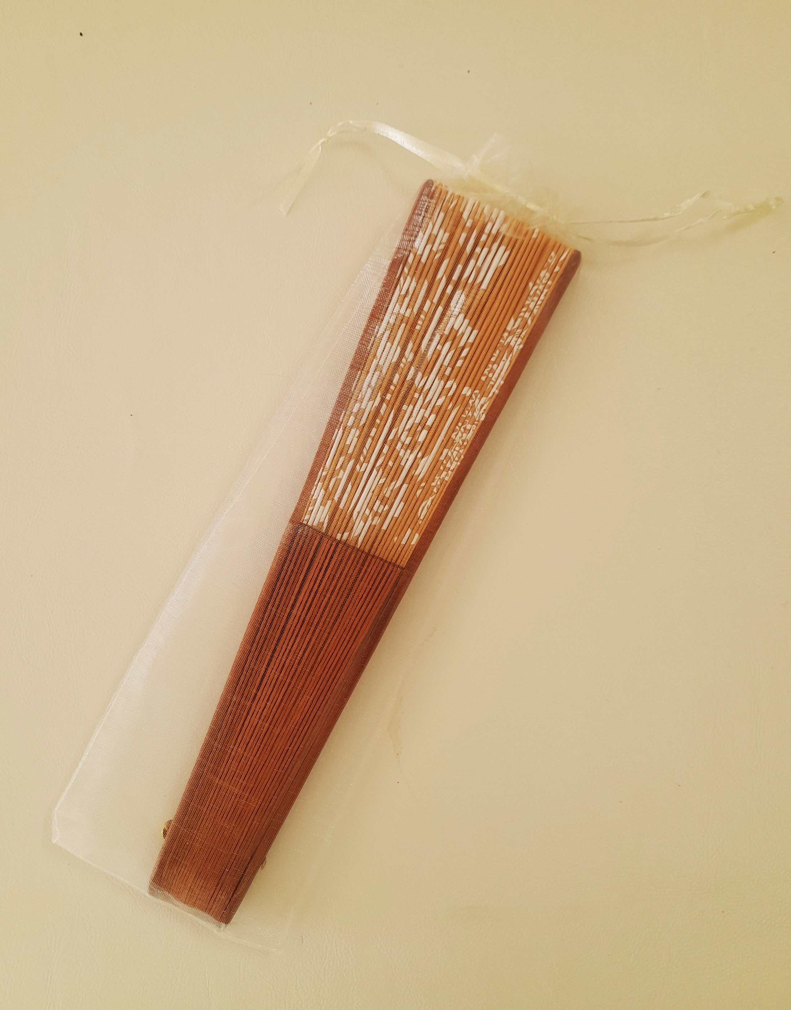 Eventail en coton peint &aacute; la main " Hawa&iuml;"